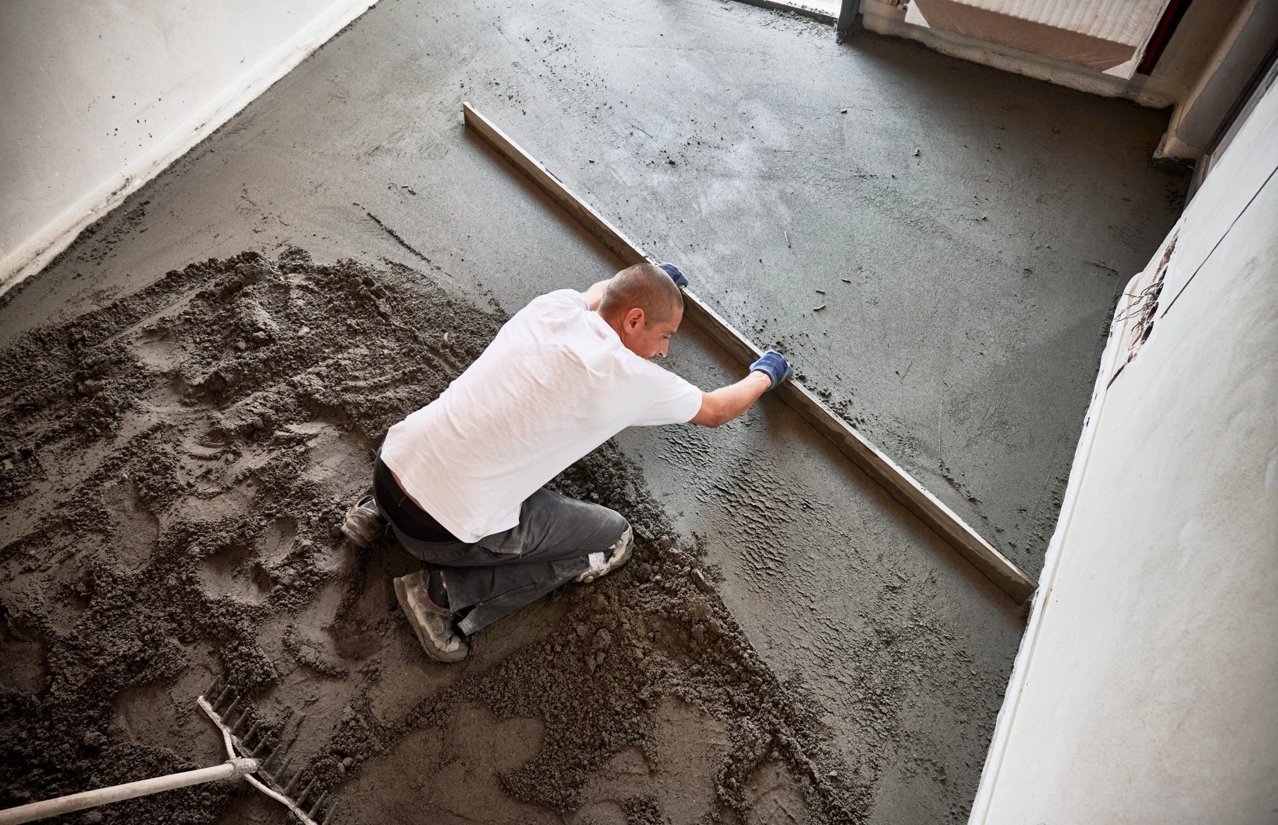self-levelling screed